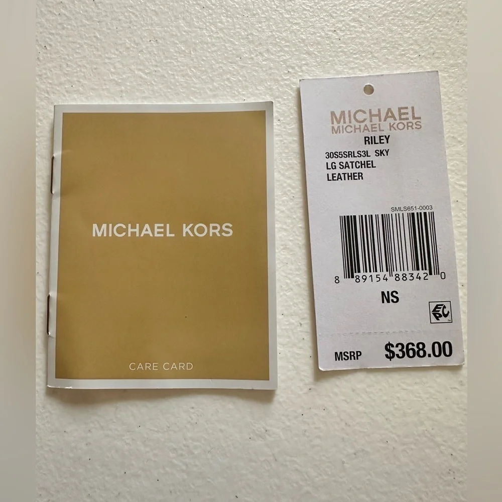 ⭐️ Michael Kors Blue Leather Women's Bag. ⭐️